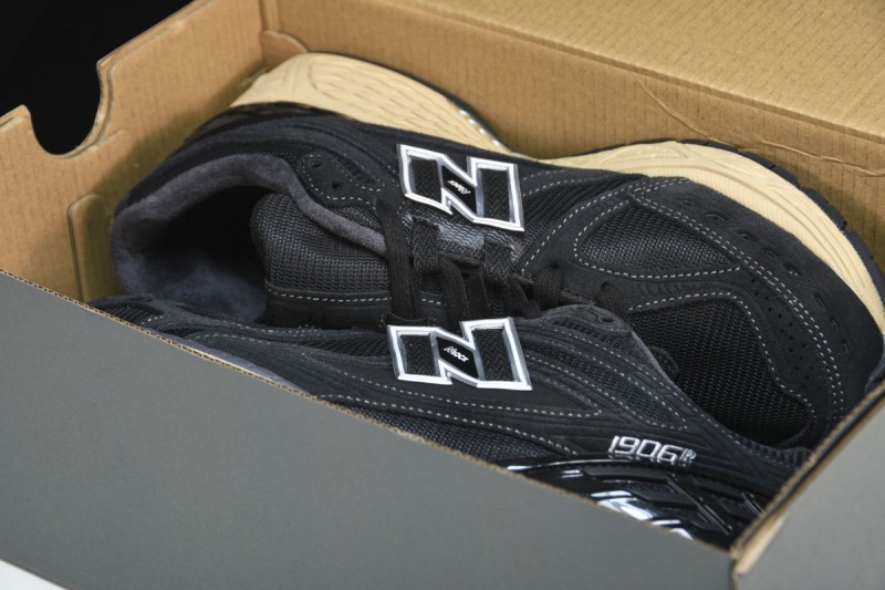 New Balance 1906R Black Taupe