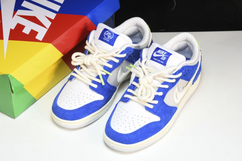 Nike SB Dunk Low Pro Fly Streetwear