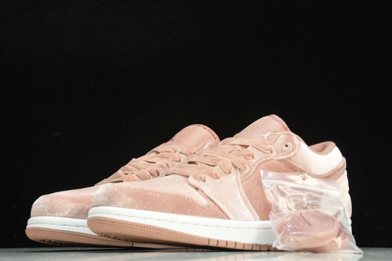 Air Jordan 1 Low SE Pink Velvet