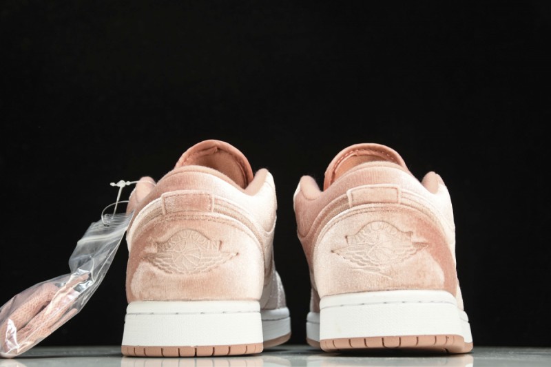 Air Jordan 1 Low SE Pink Velvet