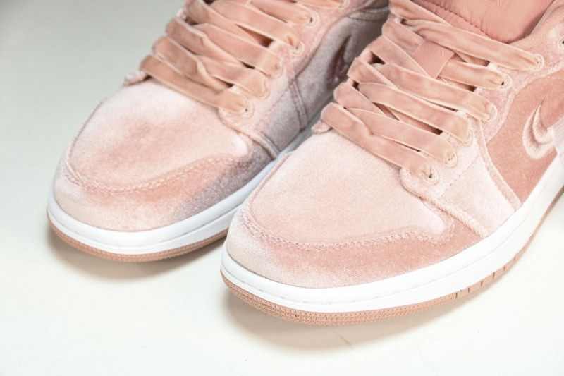 Air Jordan 1 Low SE Pink Velvet