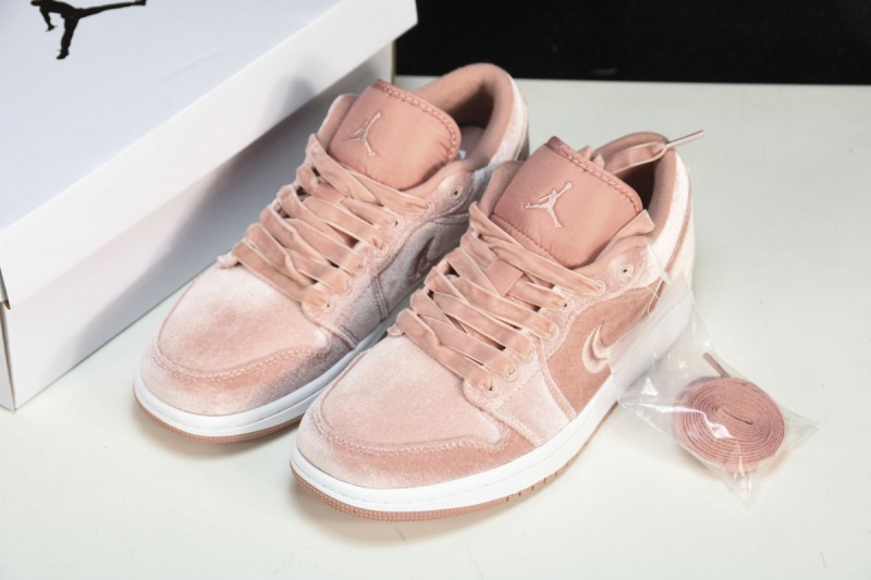 Air Jordan 1 Low SE Pink Velvet