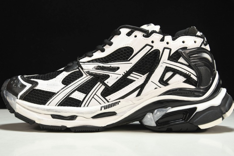 Balenciaga Runner Sneakers Black/White