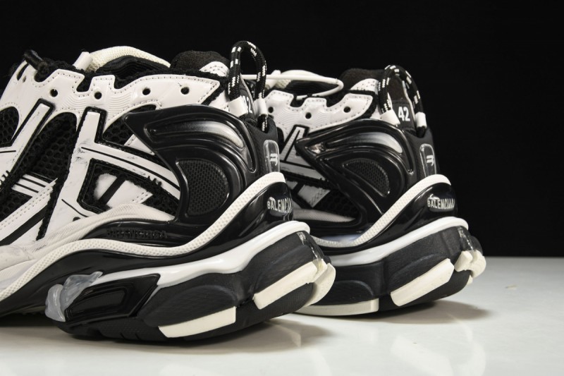 Balenciaga Runner Sneakers Black/White