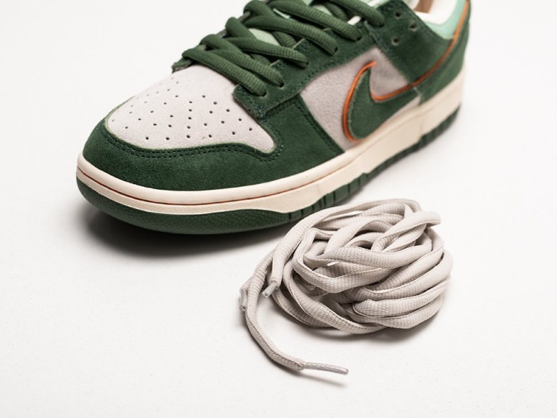 Nike SB Dunk Low