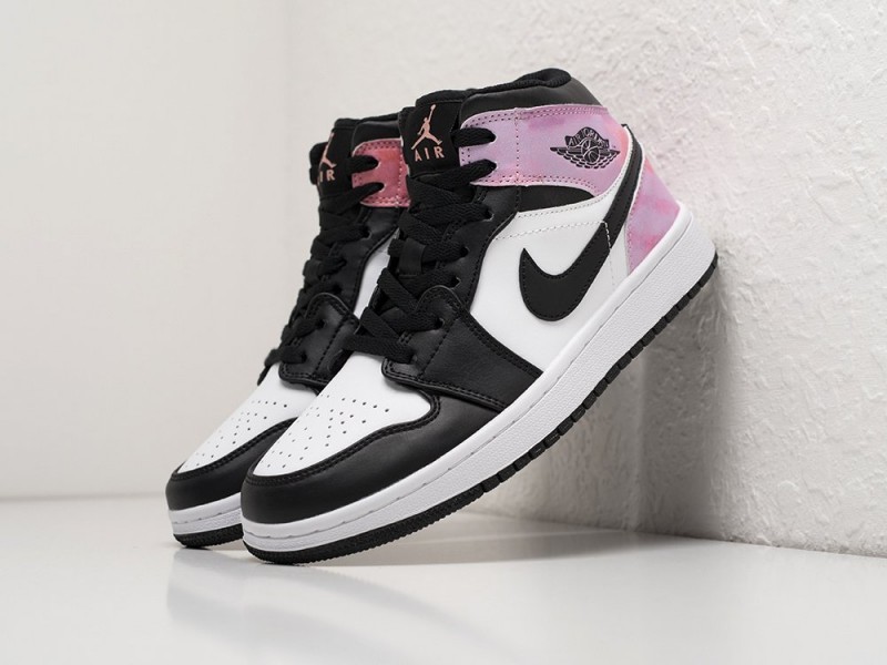 WMNS Nike Air Jordan 1 Mid