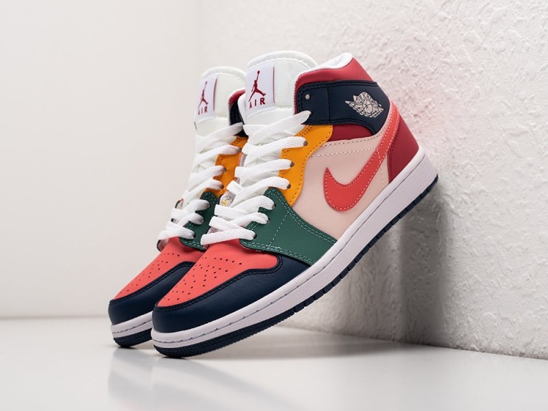 WMNS Nike Air Jordan 1 Mid