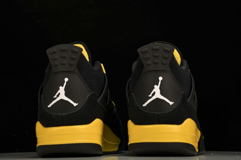 Jordan 4 Retro Thunder (2023)