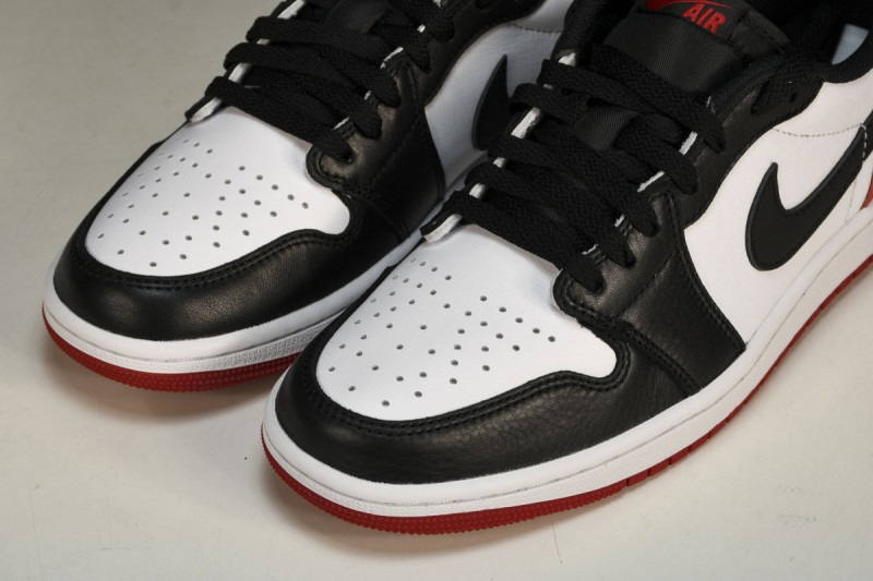 Jordan 1 Retro Low OG Black Toe (2023)