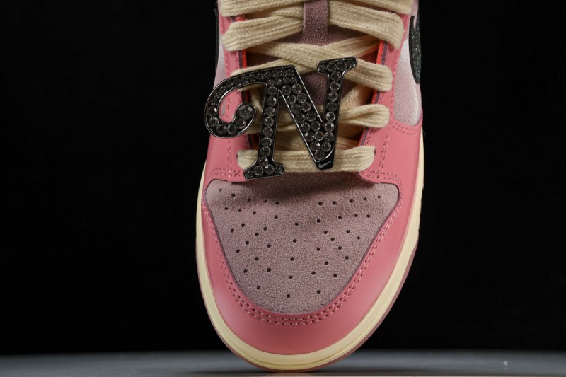 Nike Dunk Low LX Barbie