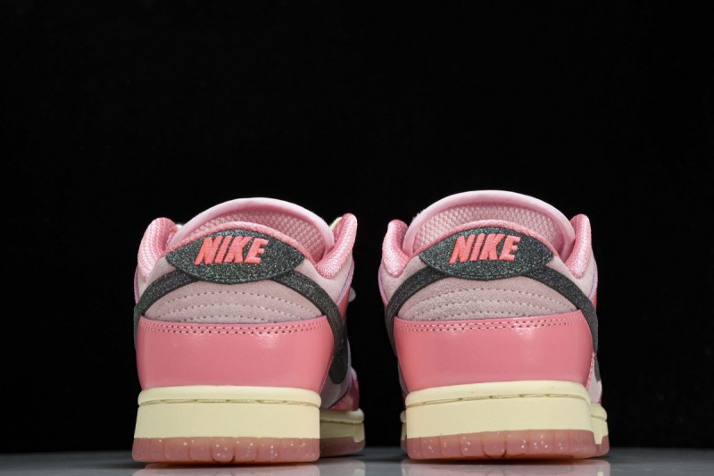 Nike Dunk Low LX Barbie