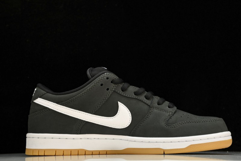 Nike SB Dunk Low Pro Black Gum