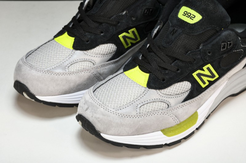 New Balance 992 MiUSA Black Grey Volt