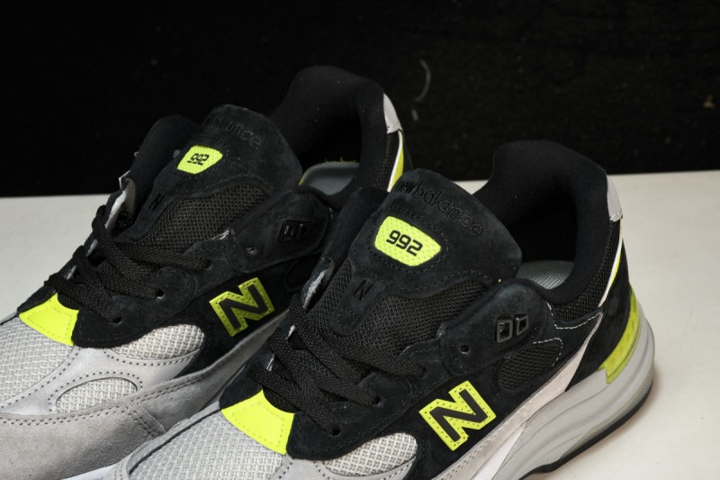 New Balance 992 MiUSA Black Grey Volt