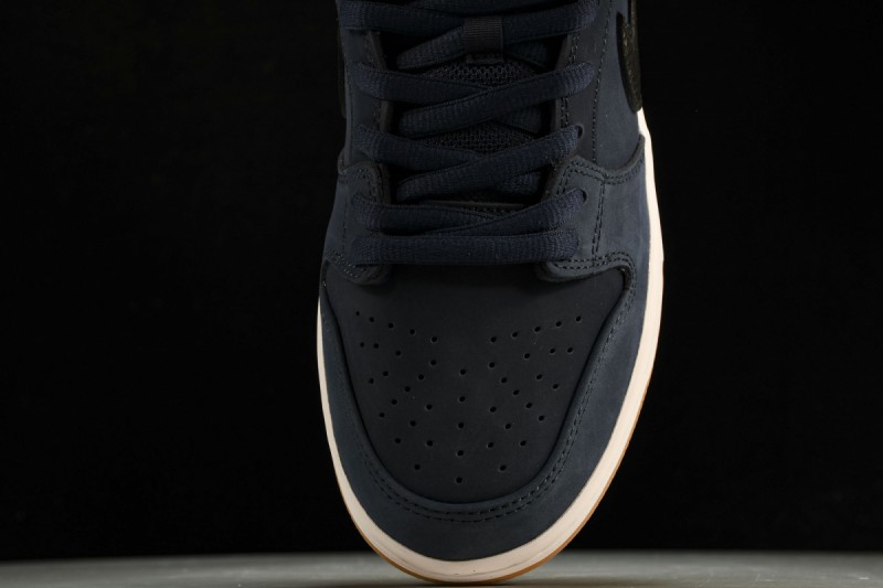 Nike SB Dunk Low Navy Black Gum