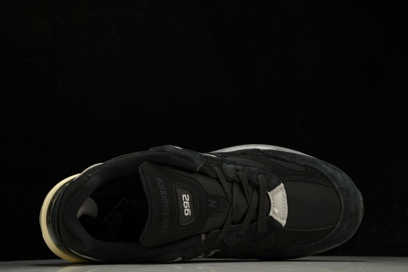 New Balance 992 Black Grey