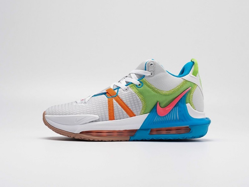 Nike Lebron Witness VII