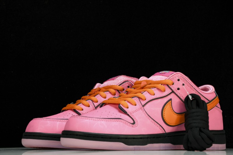 Nike SB Dunk Low x The Powerpuff Girls “Blossom”