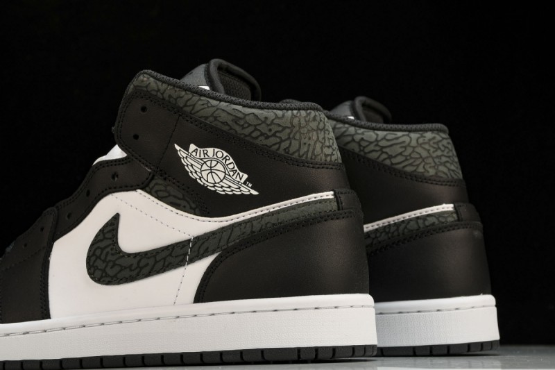 Jordan 1 Mid SE Panda Elephant