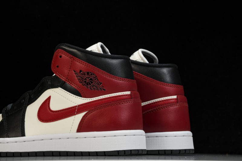 Jordan 1 Mid Gym Red Off Noir