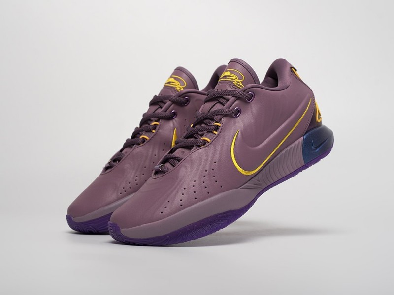 Nike Lebron XXI