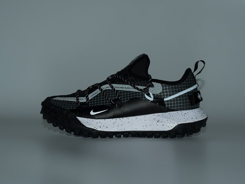 Nike ACG Mountain Fly Low