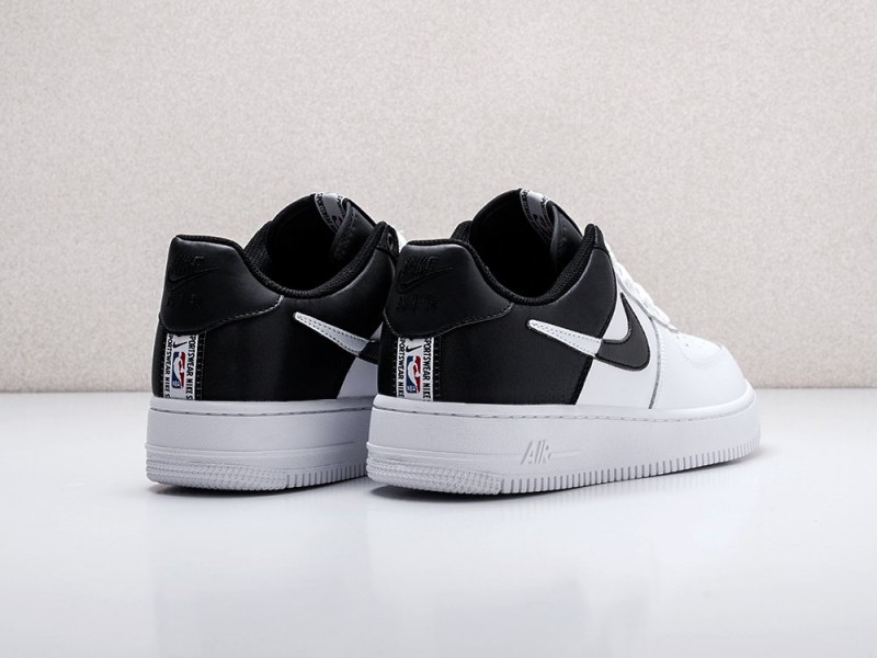 Nike Air Force 1 07 LV8 1