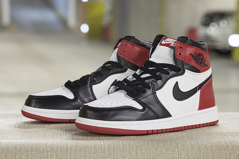 Air Jordan 1 Black/Red/White