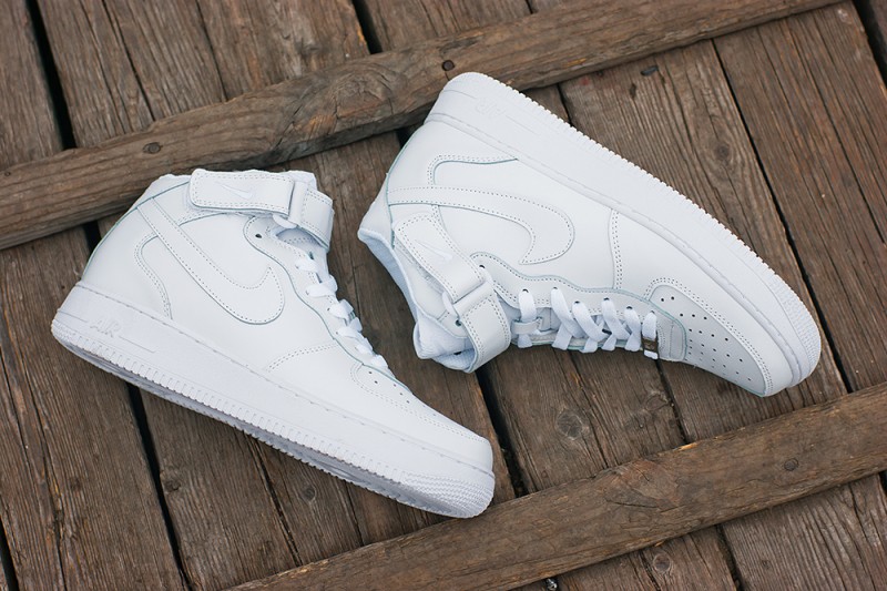 Nike Air Force 1 Mid White