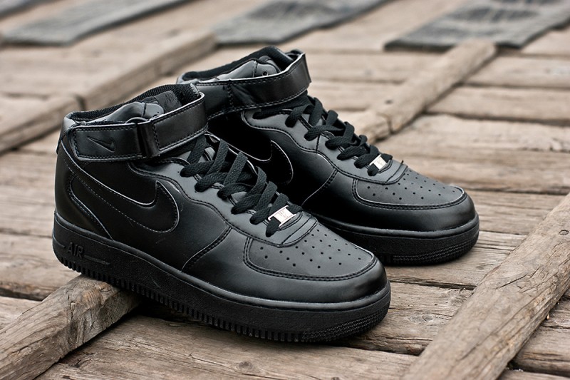 Nike Air Force 1 Mid Black