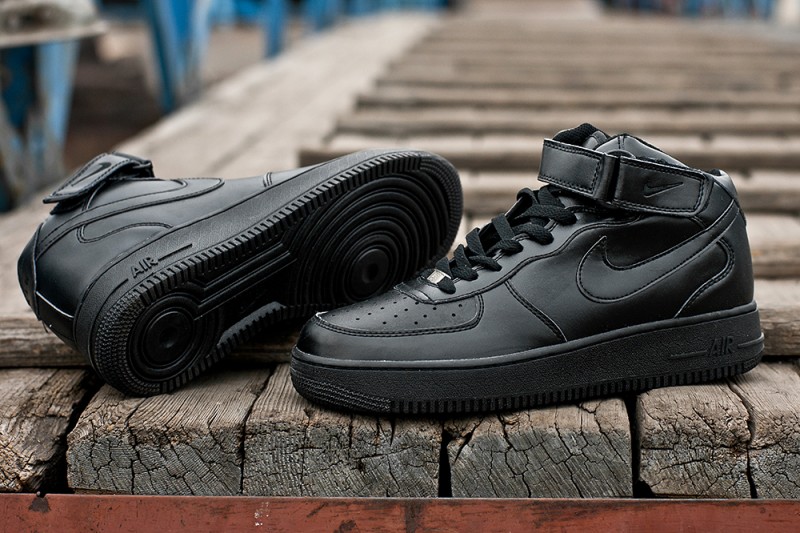 Nike Air Force 1 Mid Black