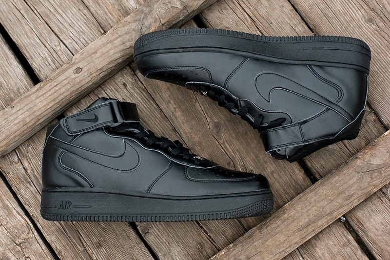 Nike Air Force 1 Mid Black