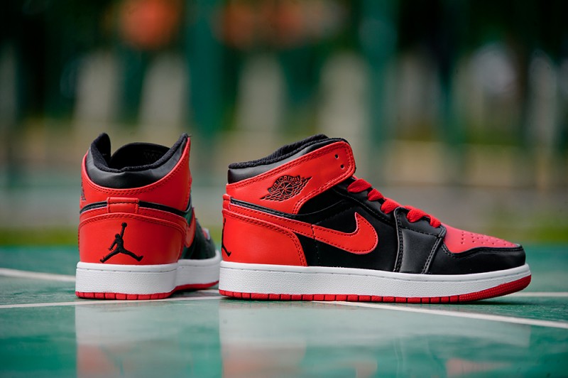 WMNS Nike Air Jordan 1 Black/Red